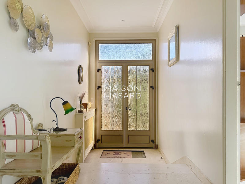 Maison traditionnelle - 188 m² - 7 pièces