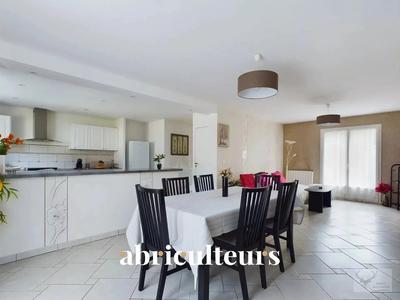 Maison - 152 m² - 6 pièces