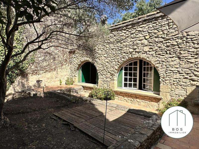 Maison - 418 m² - 12 pièces