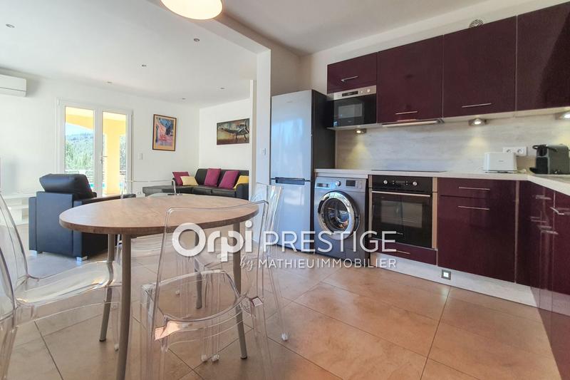 Villa - 325 m² - 6 pièces