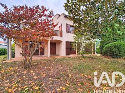 Maison - 195 m² - 6 pièces