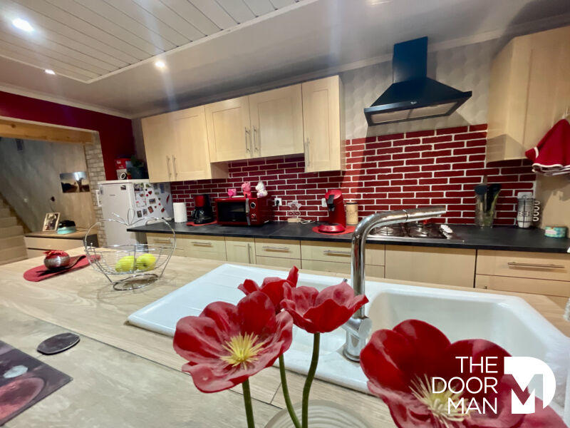 Maison - 198 m² - 8 pièces