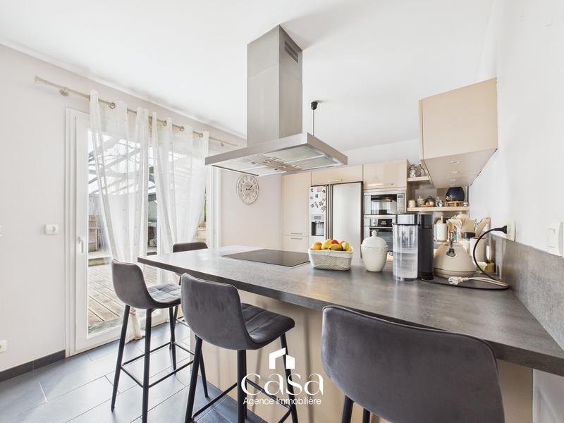 Maison contemporaine - 210 m² - 6 pièces