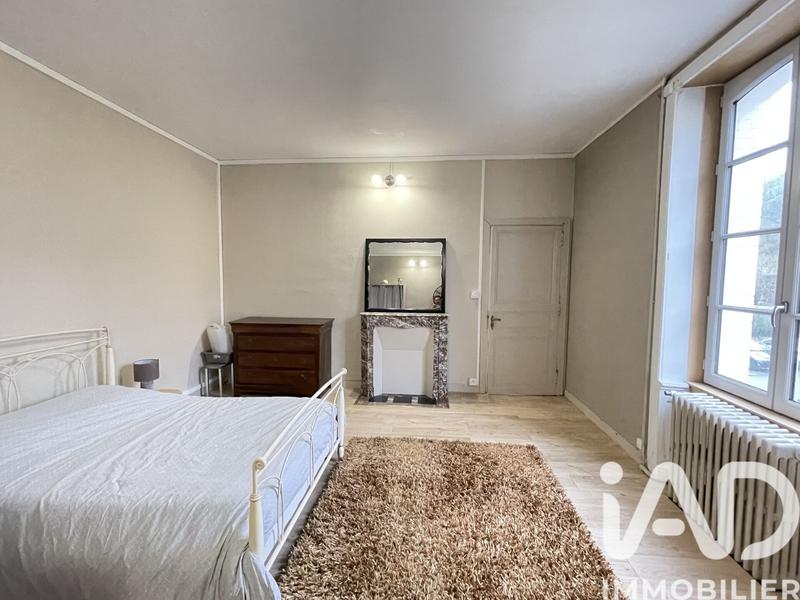 Maison - 239 m² - 9 pièces