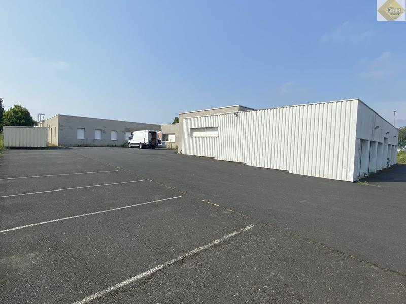 Local d'activités - 1 623 m² - 23 pièces
