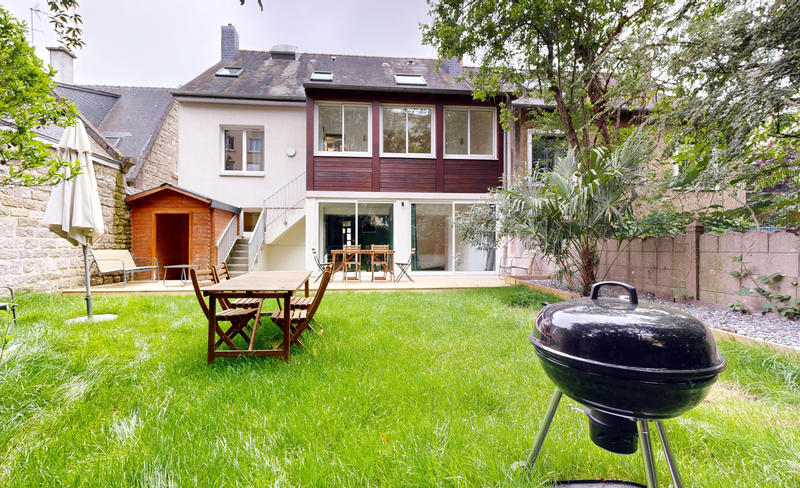 Maison - 230 m² - 7 pièces