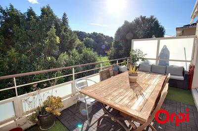 Appartement - 82 m² - 4 pièces