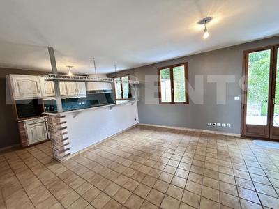 Maison traditionnelle - 115 m² - 6 pièces