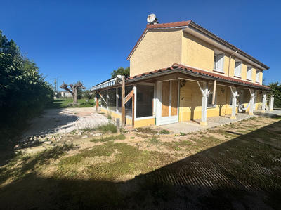 Maison - 140 m² - 6 pièces