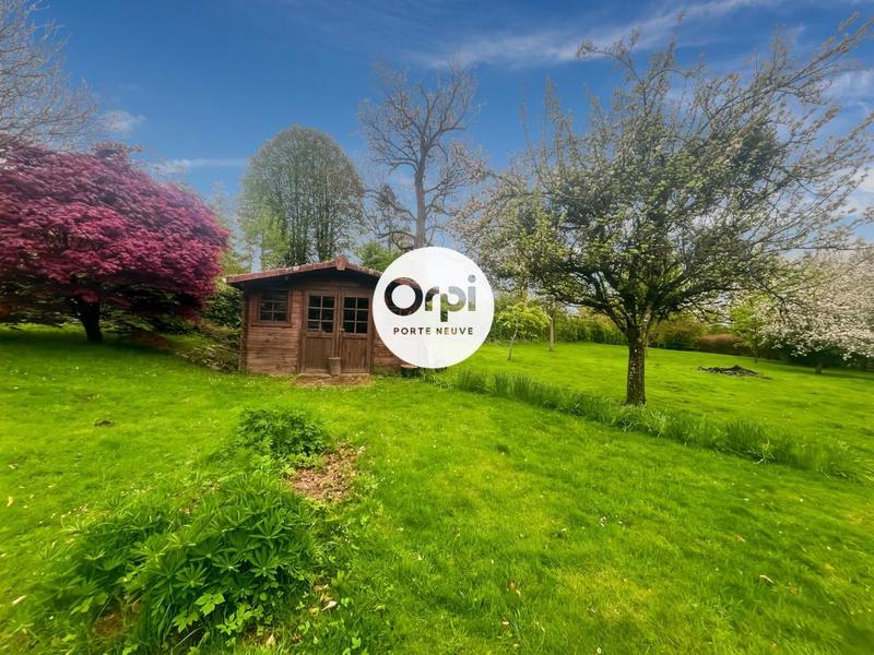 Maison - 240 m² - 6 pièces