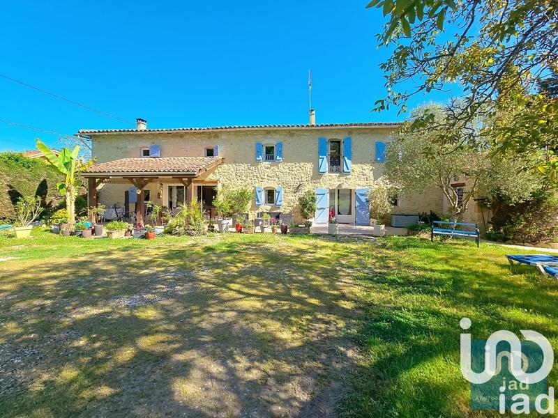 Maison - 223 m² - 8 pièces