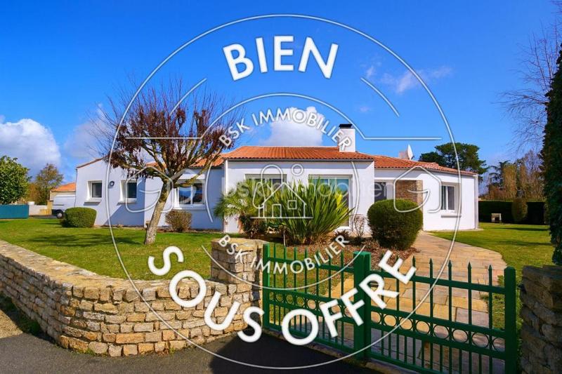 Maison traditionnelle - 148 m² - 7 pièces