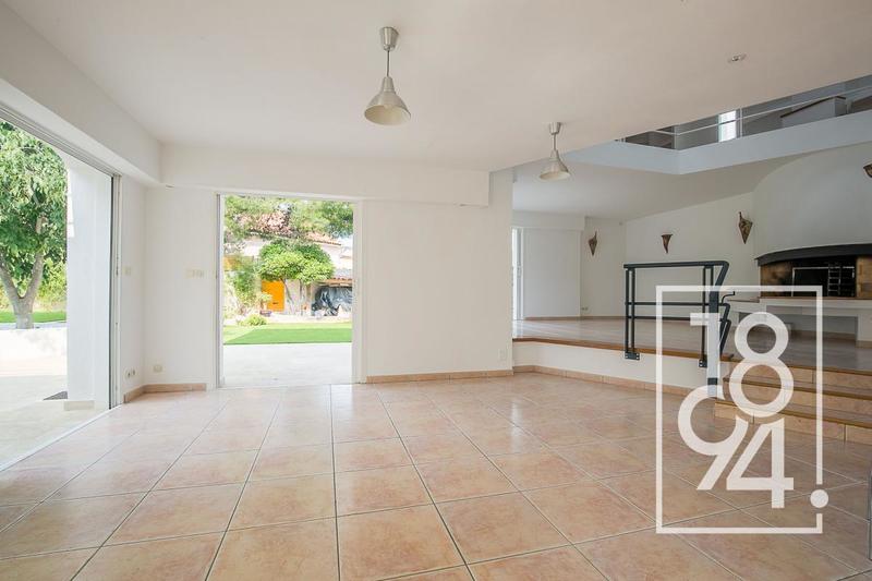 Maison d'architecte - 239 m² - 6 pièces