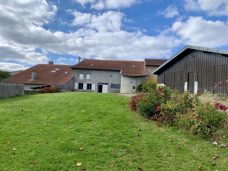 Maison - 331 m² - 9 pièces