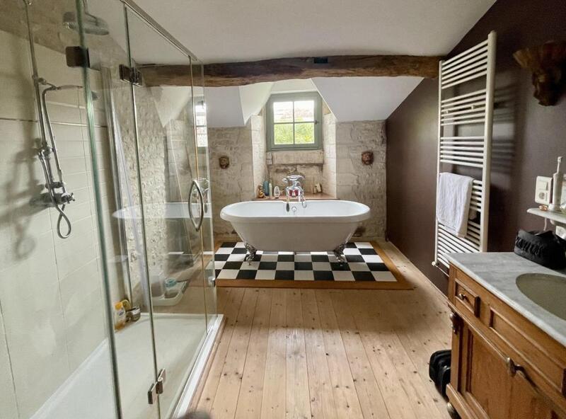 Propriété - 220 m² - 6 pièces