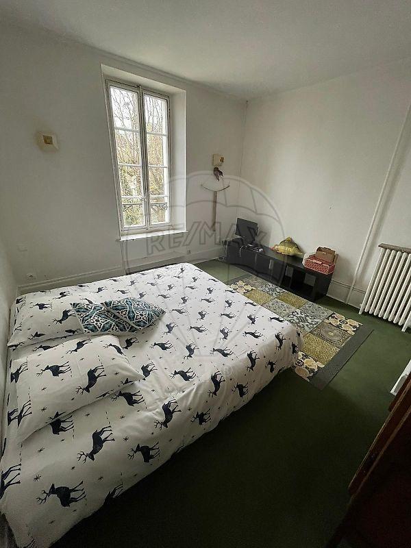 Demeure - 241 m² - 7 pièces