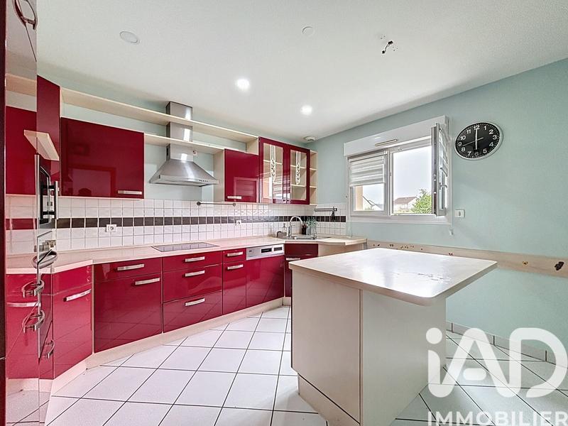 Maison - 204 m² - 7 pièces