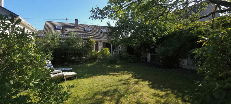 Maison - 107 m² - 6 pièces