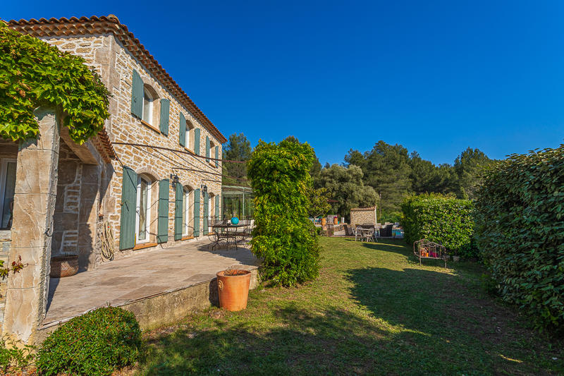 Maison - 185 m² - 8 pièces