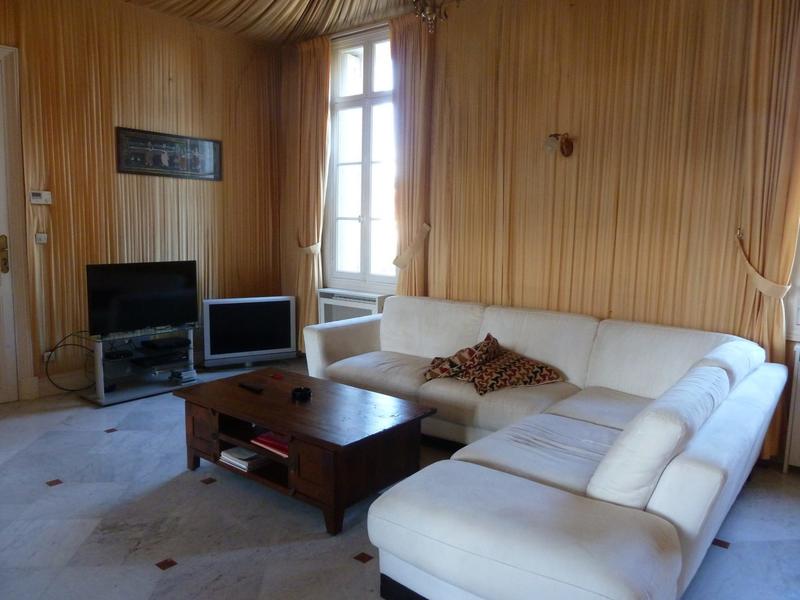 Maison - 760 m² - 13 pièces