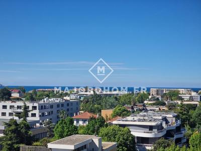 Appartement - 95 m² - 4 pièces