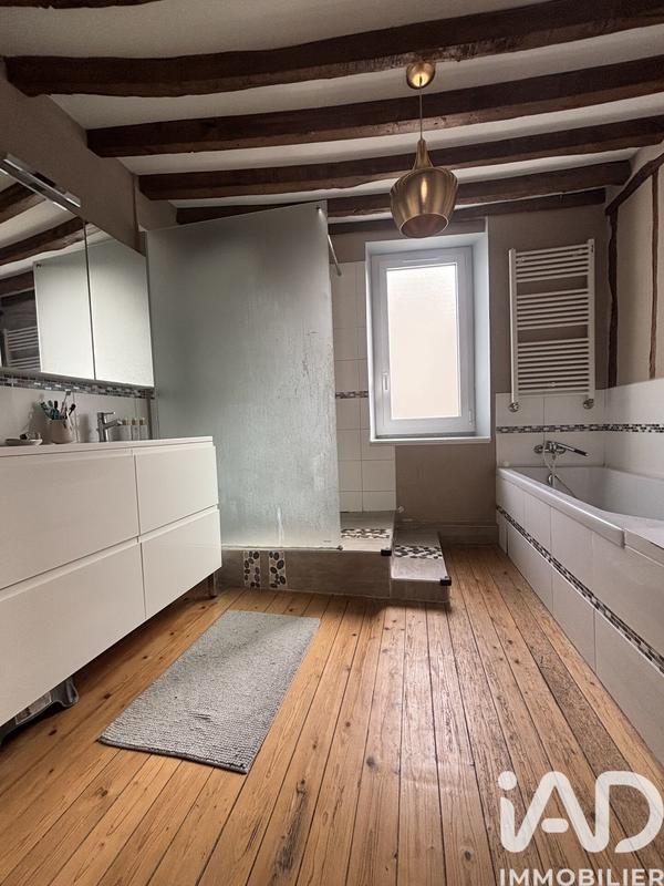 Maison - 90 m² - 5 pièces