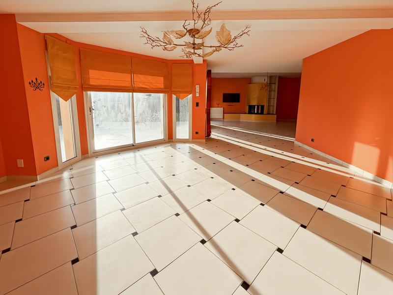 Maison - 228 m² - 7 pièces