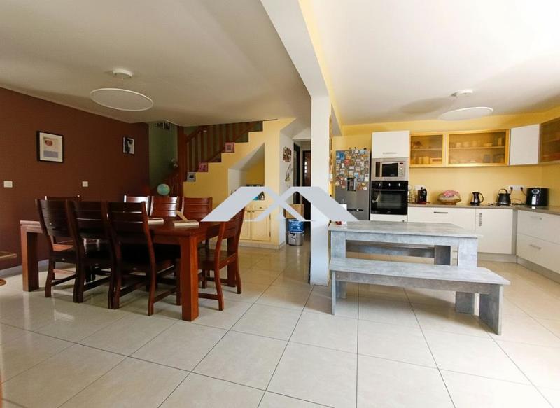 Maison - 142 m² - 7 pièces