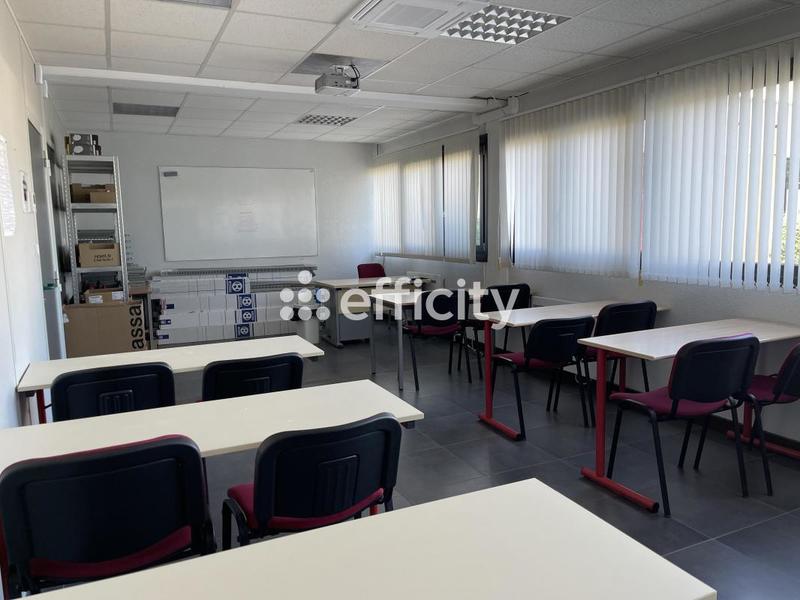 Bureau - 121 m² - 4 pièces