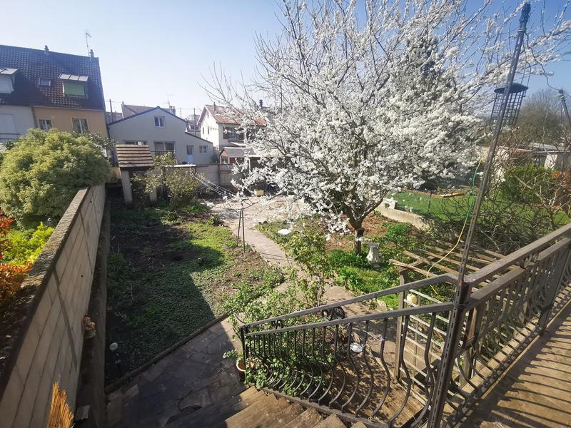 Maison traditionnelle - 190 m² - 8 pièces