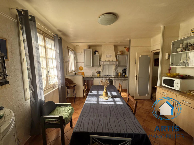 Maison - 210 m² - 8 pièces