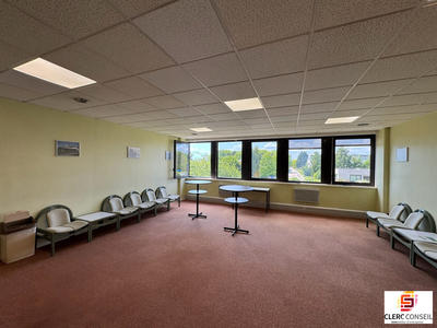 Bureau - 2 660 m²