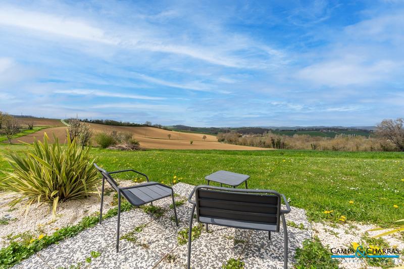 Maison - 211 m² - 7 pièces