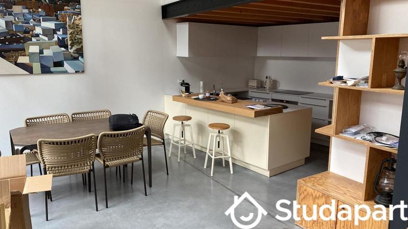 Appartement - 100 m² - 4 pièces