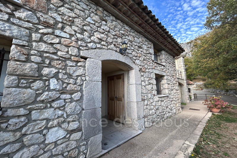 Maison - 222 m² - 6 pièces