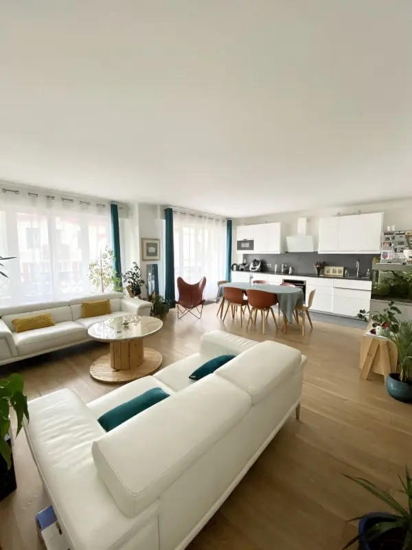 Appartement - 90 m² - 4 pièces