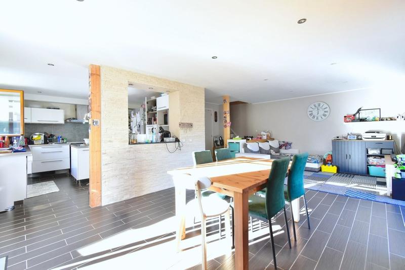 Maison - 140 m² - 5 pièces