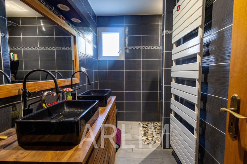 Maison - 148 m² - 5 pièces