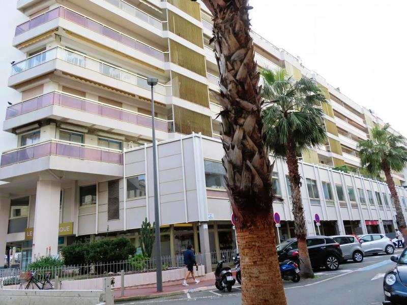 Studio - 30 m² - 1 pièce