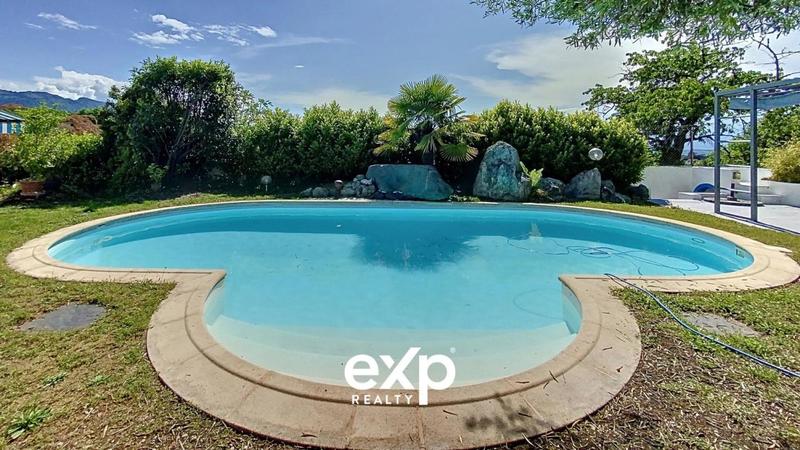 Villa - 219 m² - 9 pièces