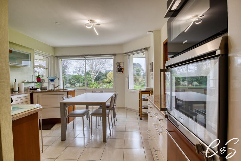 Maison ancienne - 208 m² - 6 pièces