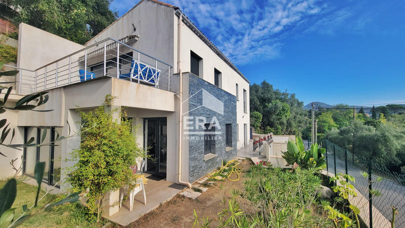 Maison - 140 m² - 5 pièces