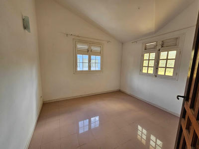 Maison - 200 m² - 10 pièces