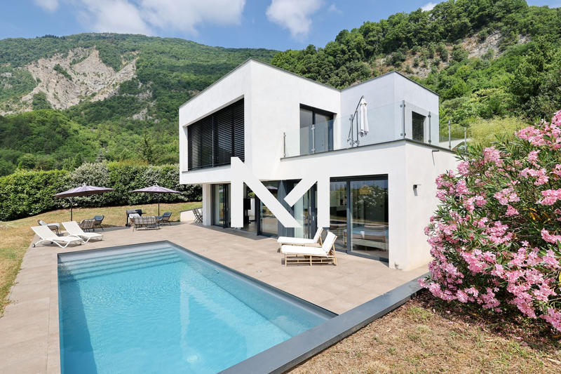 Maison contemporaine - 171 m² - 6 pièces