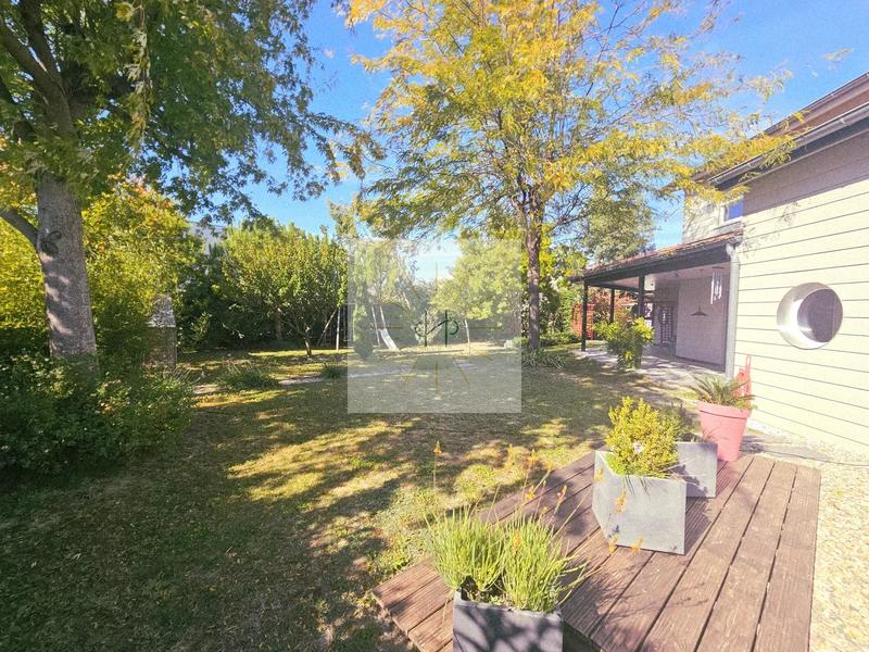 Maison - 176 m² - 7 pièces