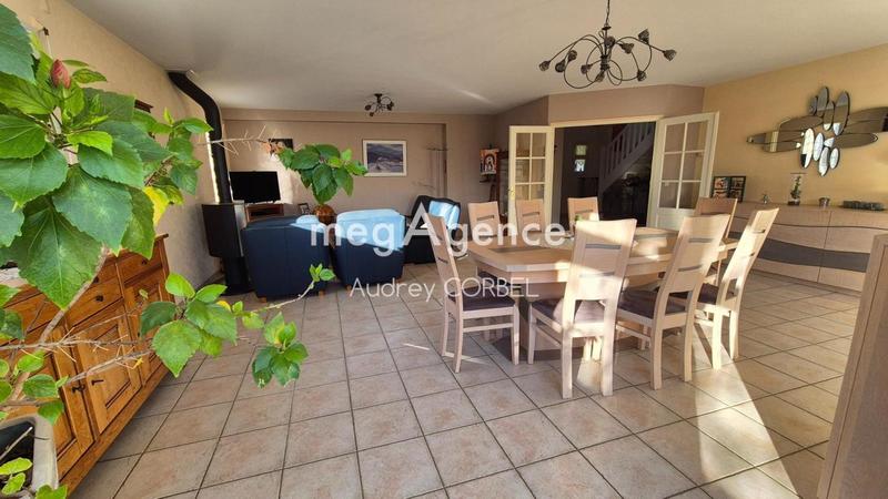 Maison - 192 m² - 9 pièces