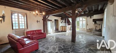 Maison - 238 m² - 7 pièces