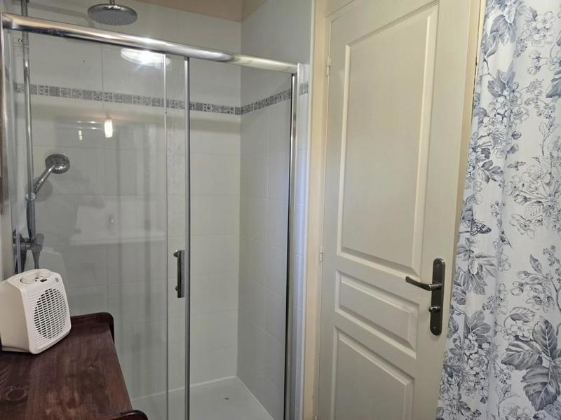 Maison - 221 m² - 7 pièces