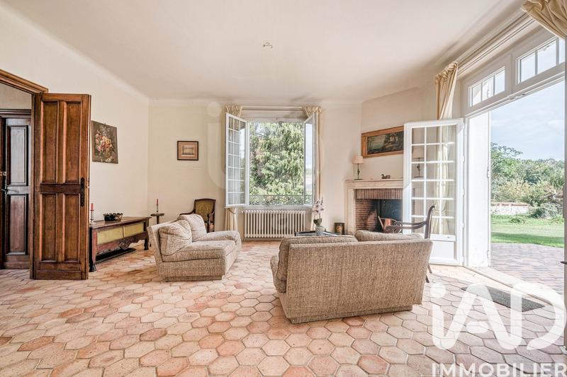 Maison - 201 m² - 7 pièces