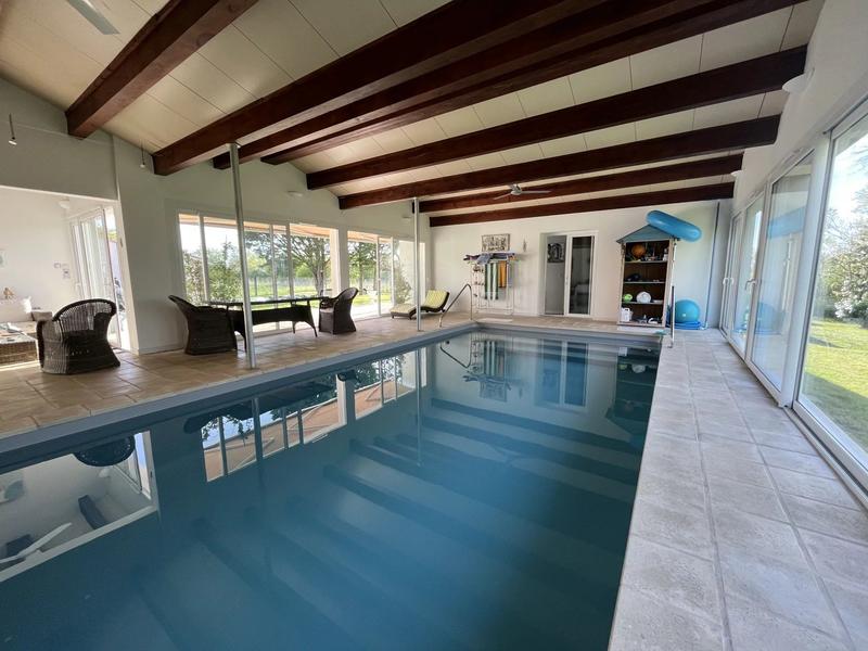 Maison - 203 m² - 7 pièces